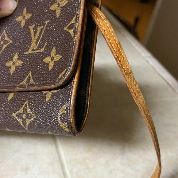 Louis Vuitton Twin Pochette GM Monogram Crossbody Bag - Picture 7 of 13